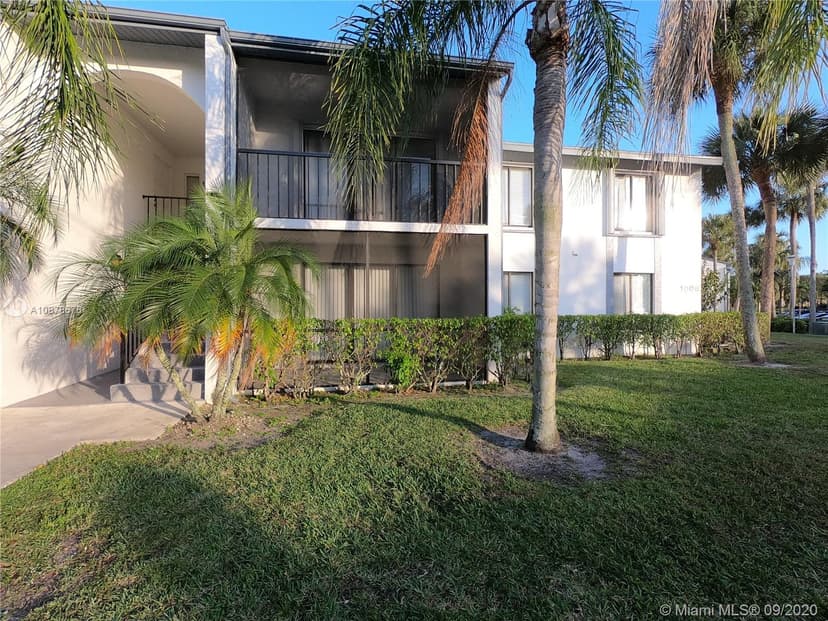 1006 Green Pine Blvd # H1, West Palm Beach FL 33409