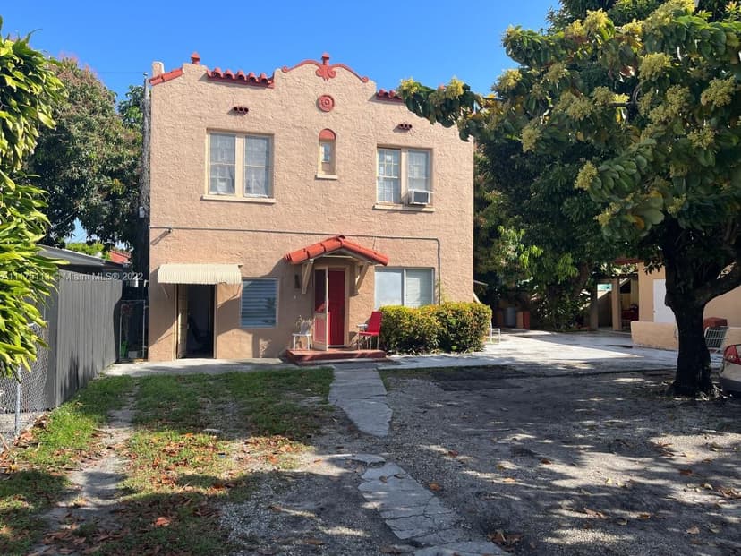 1703 SW 10th St, Miami FL 33135