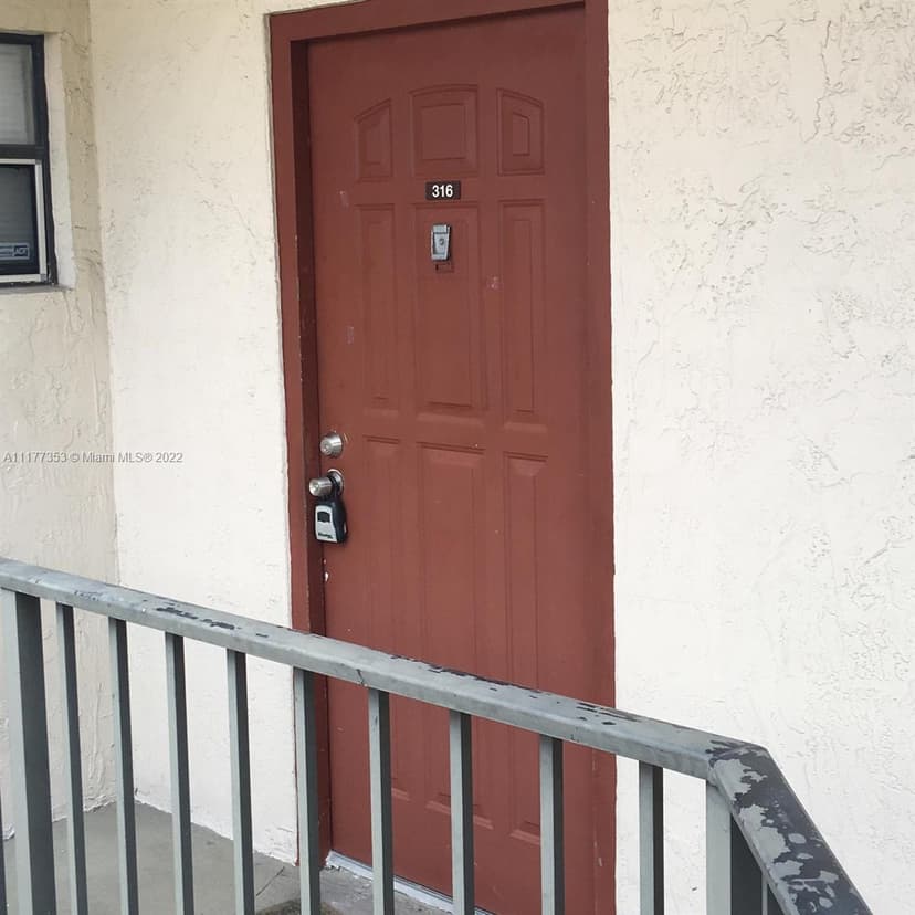 3252 Foxcroft Rd # 316, Miramar FL 33025