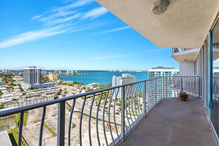 7601 E Treasure Dr # 2404, North Bay Village FL 33141