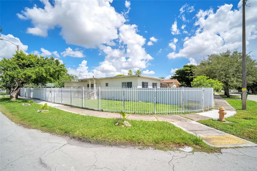 451 NW 30th Pl, Miami FL 33125