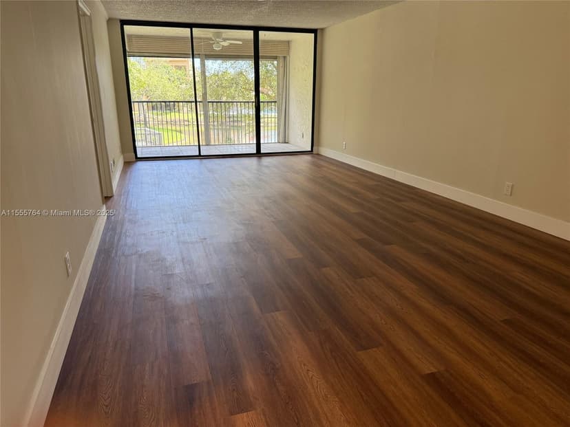 8592 W Sunrise Blvd # 214, Plantation FL 33322