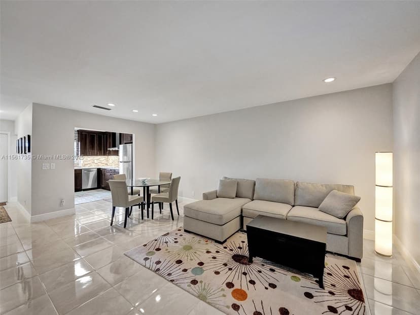 207 Cape Cod Cir, Lake Worth FL 33467