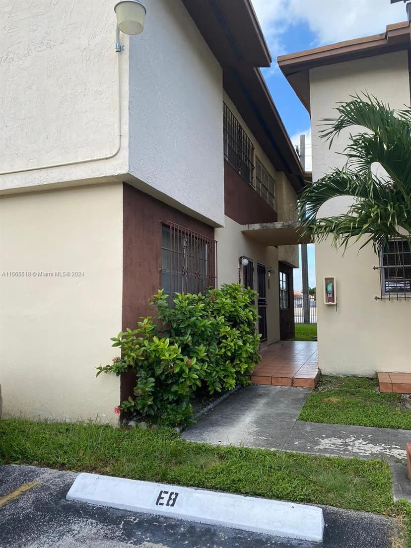 10 SW 108th Ave # E8, Sweetwater FL 33174