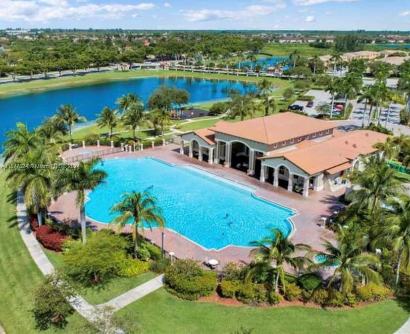 22631 SW 88th Pl # 18, Cutler Bay FL 33190