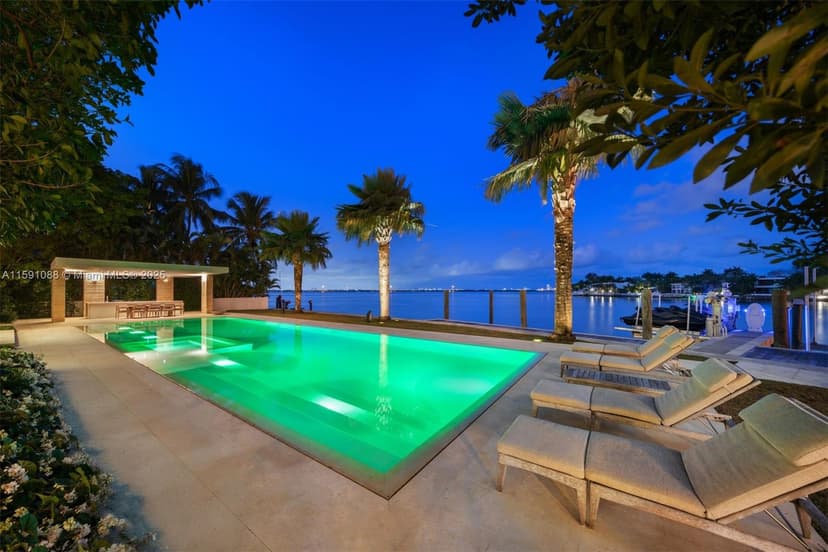 1236 S Venetian Way, Miami FL 33139