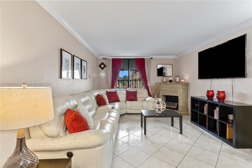 666 W 81st St # 226, Hialeah FL 33014