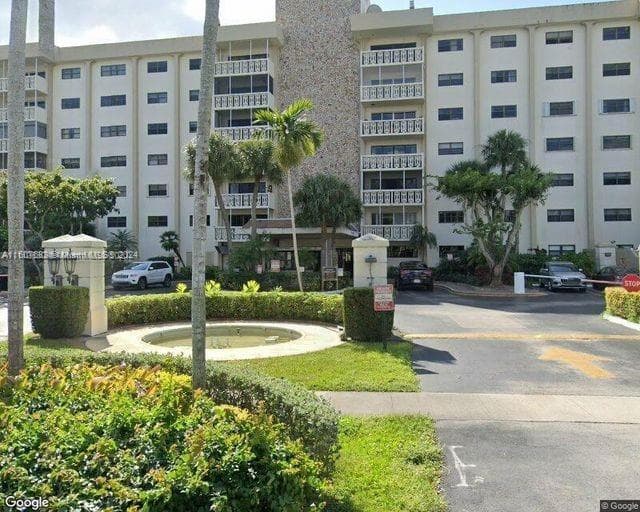 800 NE 195th St # 619, Miami FL 33179