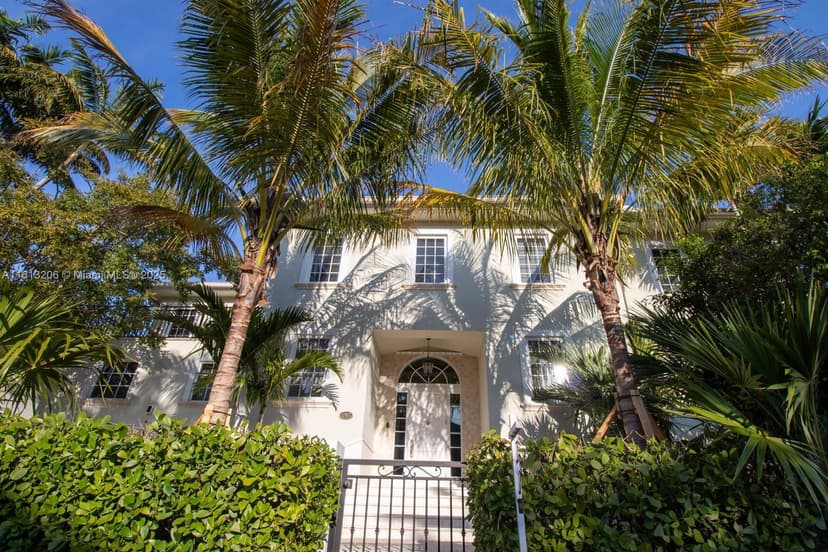 797 Ridgewood Rd, Key Biscayne FL 33149