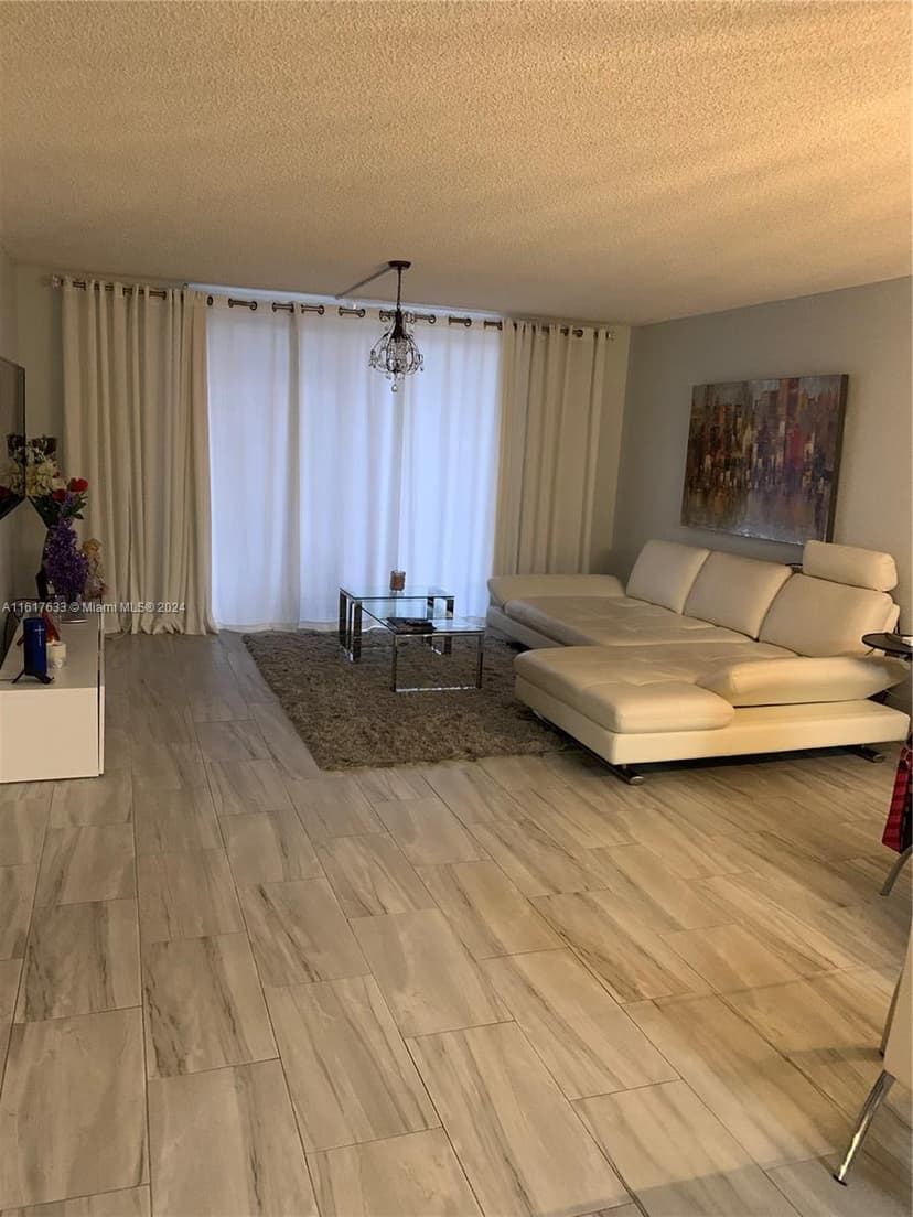 427 Golden Isles Dr # 16B, Hallandale Beach FL 33009
