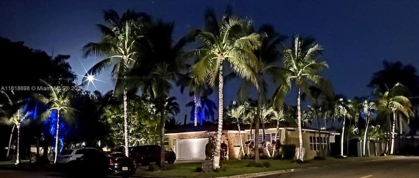 1154 Jefferson St, Hollywood FL 33019