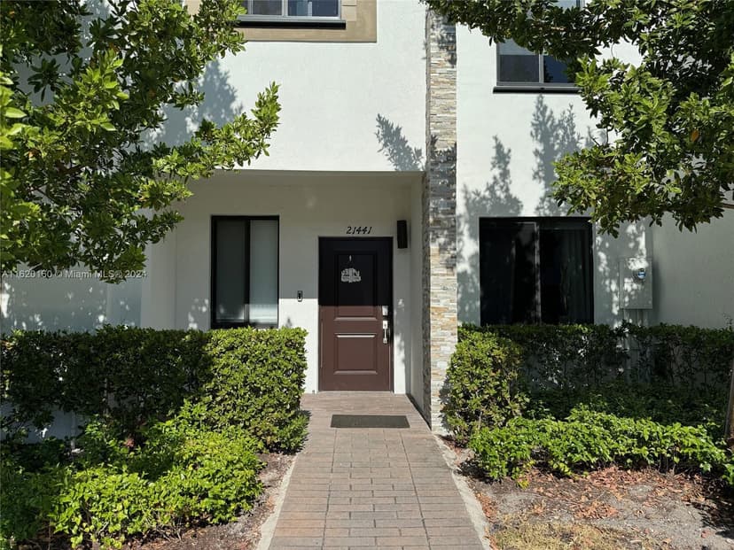 21441 NE 3rd Pl, Miami FL 33179