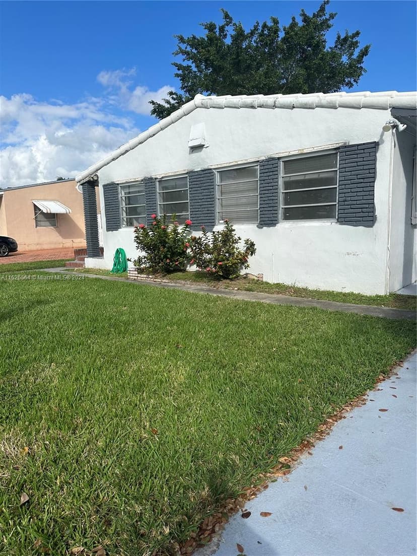1619 Moffett St, Hollywood FL 33020