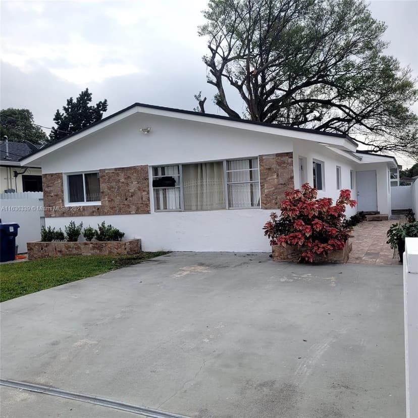 2126 NW 47th Ter, Miami FL 33142