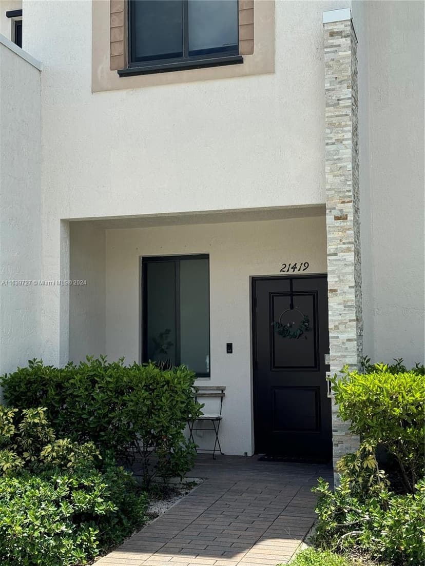 21419 NE 2nd Path, Miami FL 33179