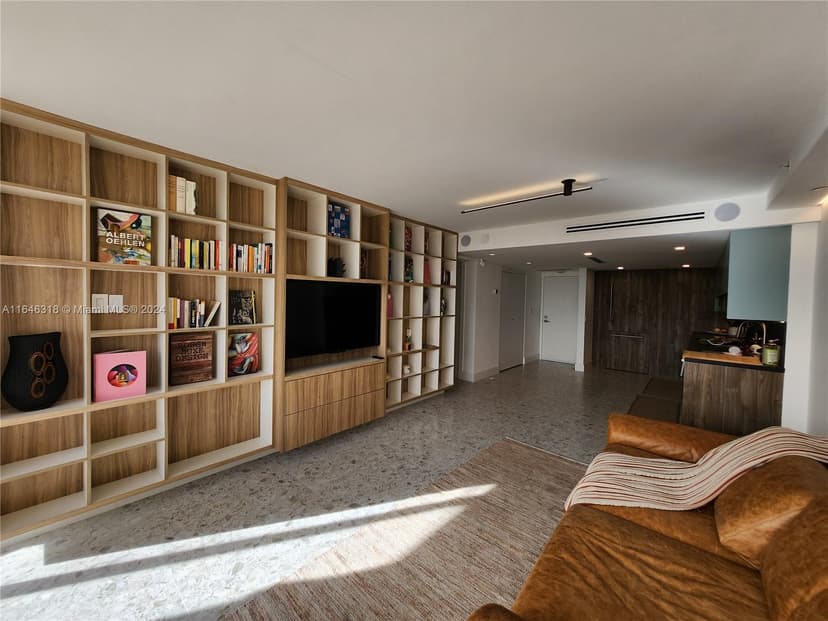 2555 Collins Ave # 306, Miami Beach FL 33140