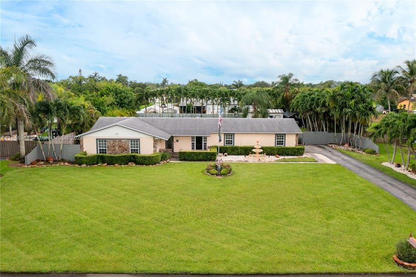 1442 NW 20th St, Homestead FL 33030