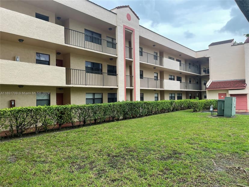 3252 Foxcroft Rd # 206, Miramar FL 33025