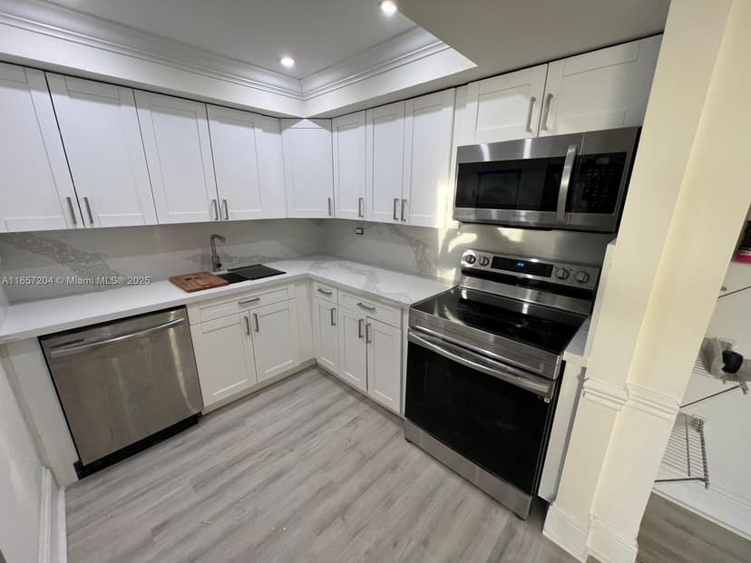 1720 NW N River Dr # 509, Miami FL 33125