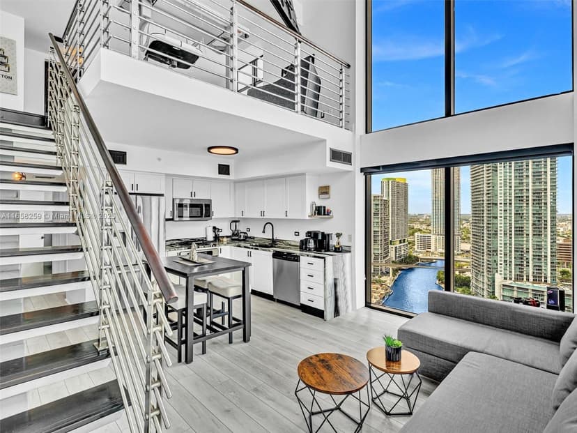 41 SE 5th St # 1717, Miami FL 33131