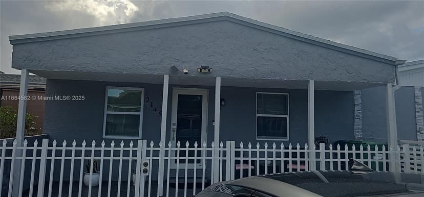 21459 NW 40th Cir Ct, Miami Gardens FL 33055