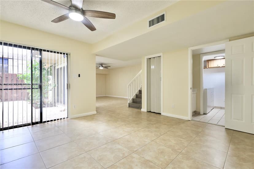 8104 SW 23rd St # 28D, North Lauderdale FL 33068