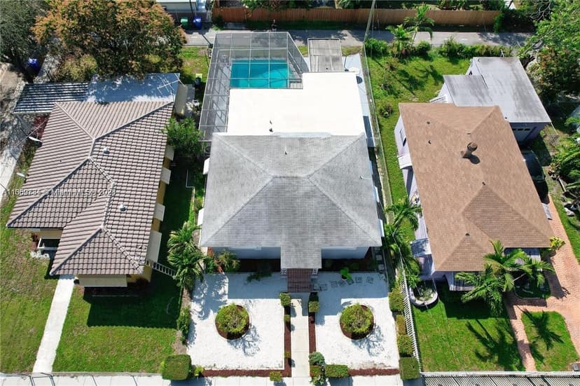 510 NW 43rd St, Miami FL 33127