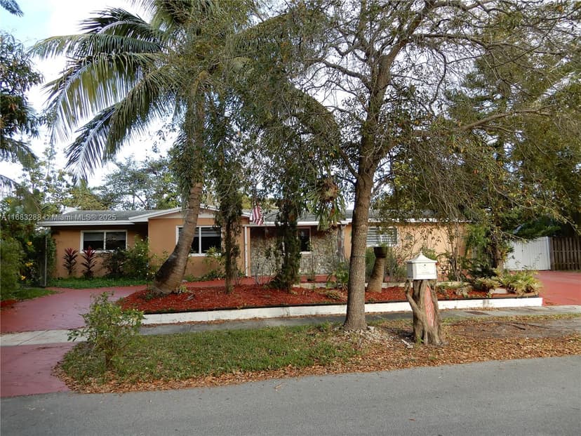 19901 SW 92nd Ave, Cutler Bay FL 33157