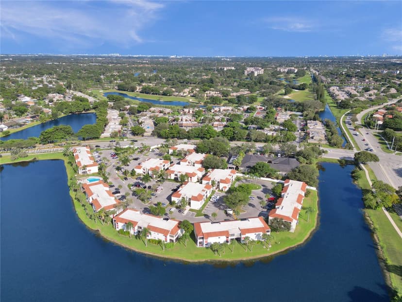 1104 N Hiatus Rd # 1104, Pembroke Pines FL 33026
