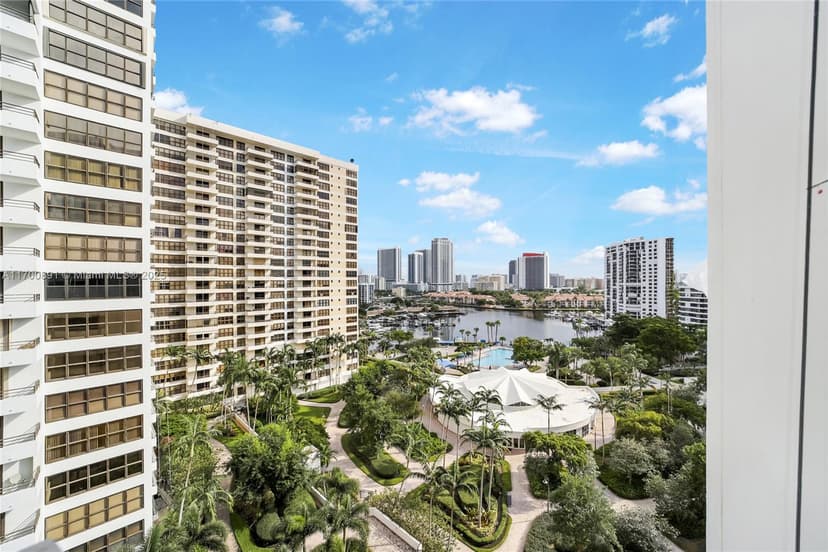 600 Three Islands Blvd # 1021, Hallandale Beach FL 33009