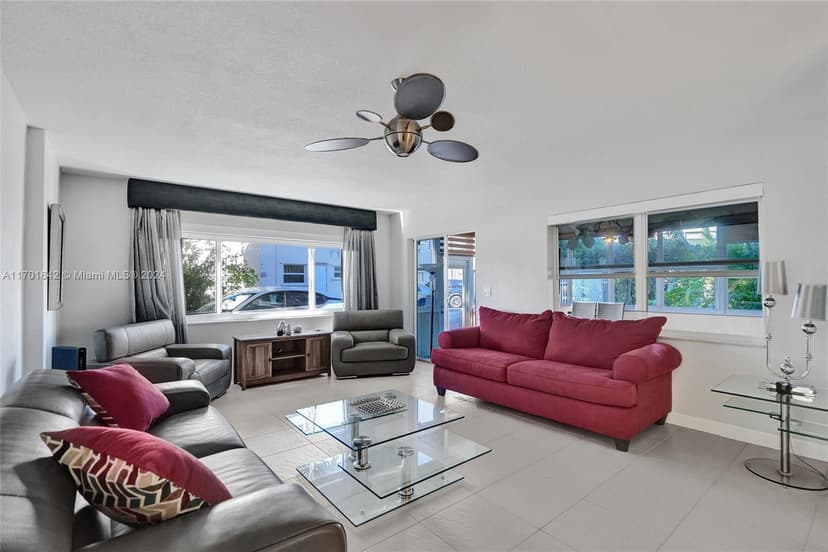 141 NE 10th Ave # 30A, Hallandale Beach FL 33009