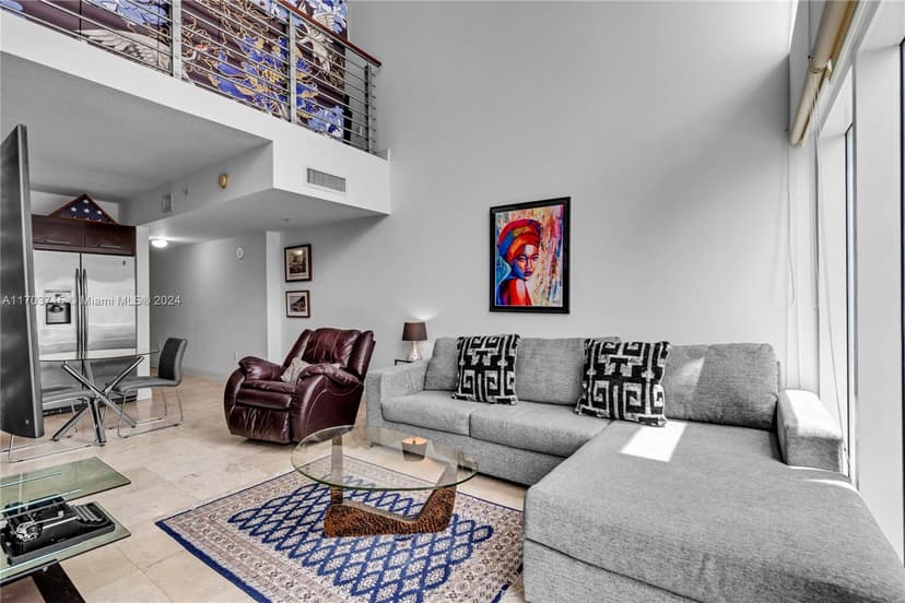 41 SE 5th St # 1214, Miami FL 33131