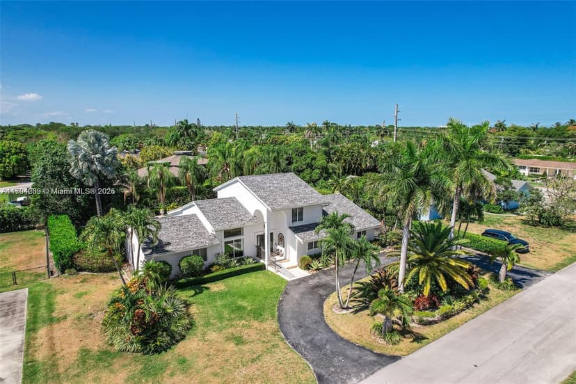 8221 SW 185th Ter, Cutler Bay FL 33157