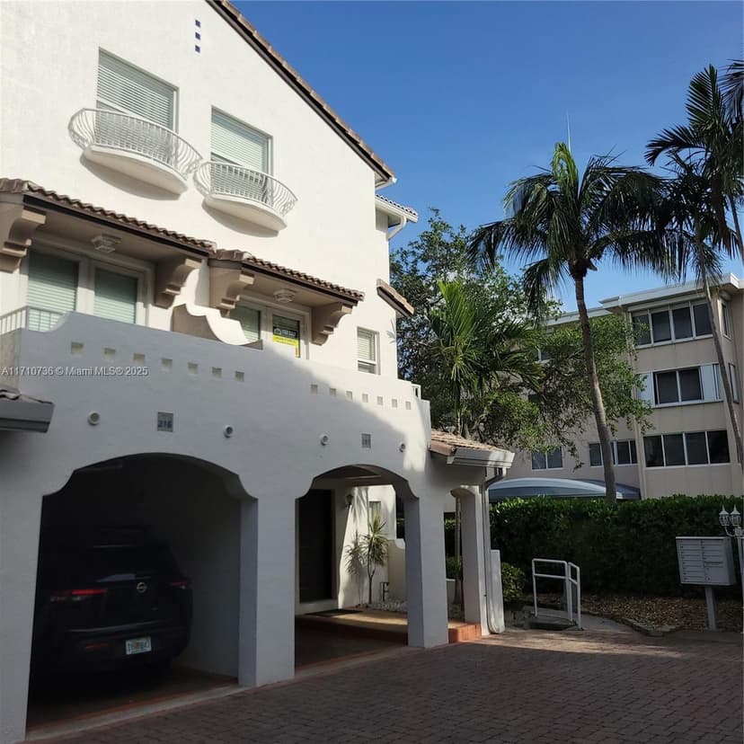 2005 Oceanwalk Ter, Lauderdale By The Sea FL 33062