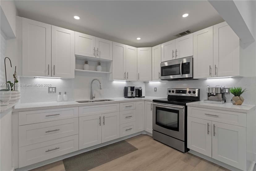 1417 Plunkett St, Hollywood FL 33020