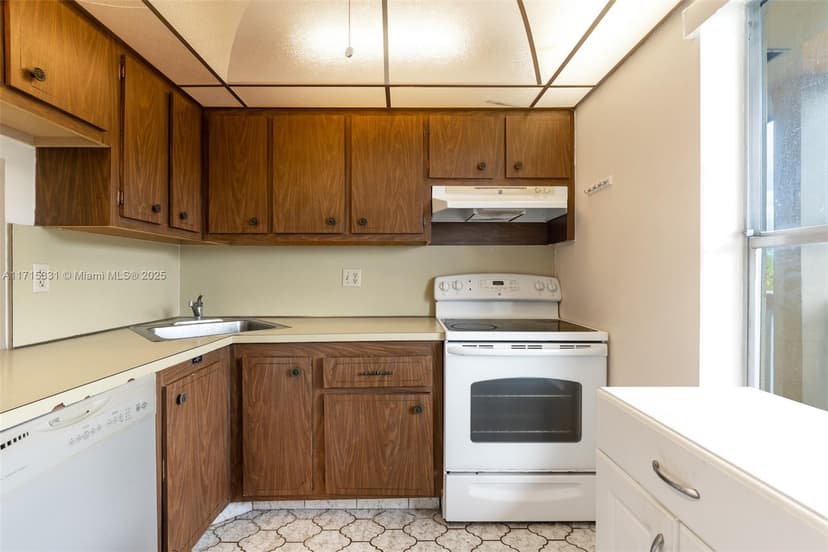 6051 NW 61st Ave # 307, Tamarac FL 33319