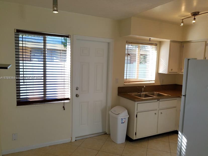1231 NE 23rd Ave, Pompano Beach FL 33062