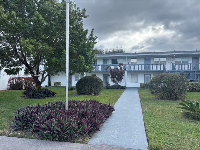 252 Oakridge O # 252, Deerfield Beach FL 33442