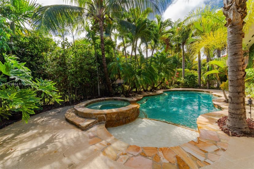 7564 SW 190th St, Cutler Bay FL 33157