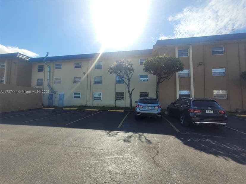 4655 Palm Ave # 204, Hialeah FL 33012