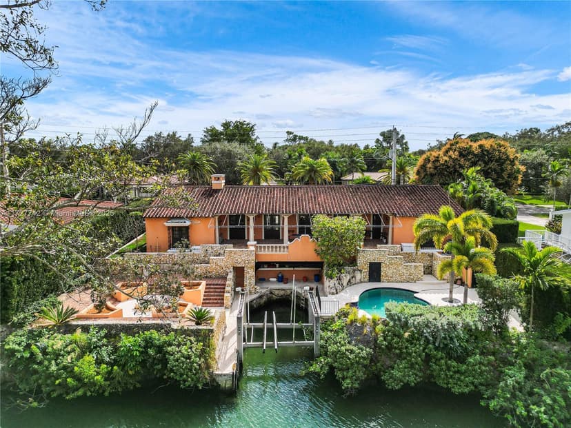 1181 S Alhambra Cir, Coral Gables FL 33146