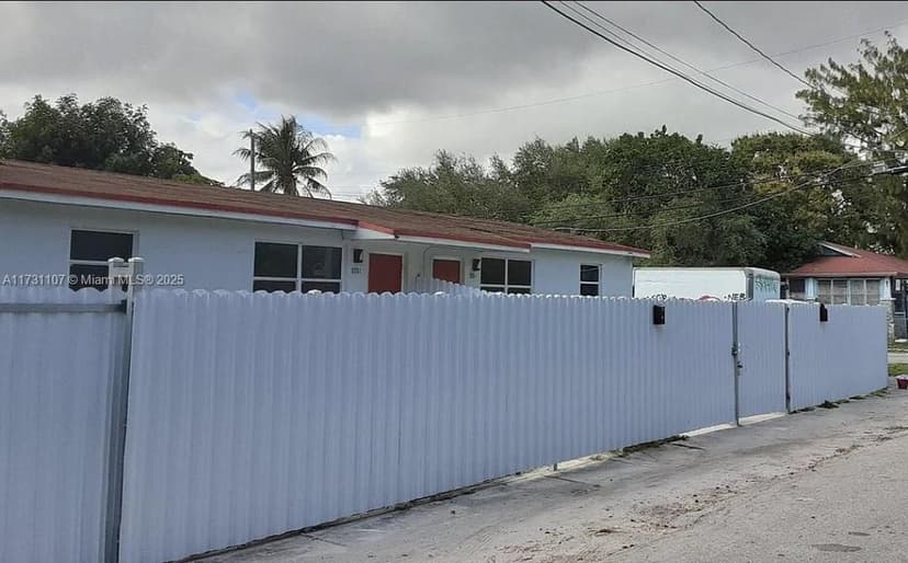 5752 NW 1st Ave, Miami FL 33127
