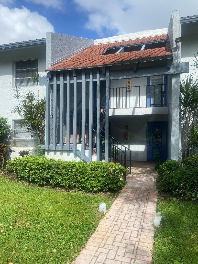6525 S Oriole Blvd building 2010 # 201, Delray Beach FL 33446