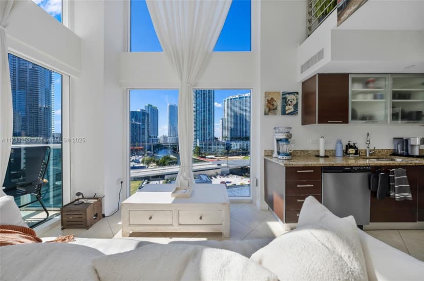 41 SE 5th St # 816, Miami FL 33131