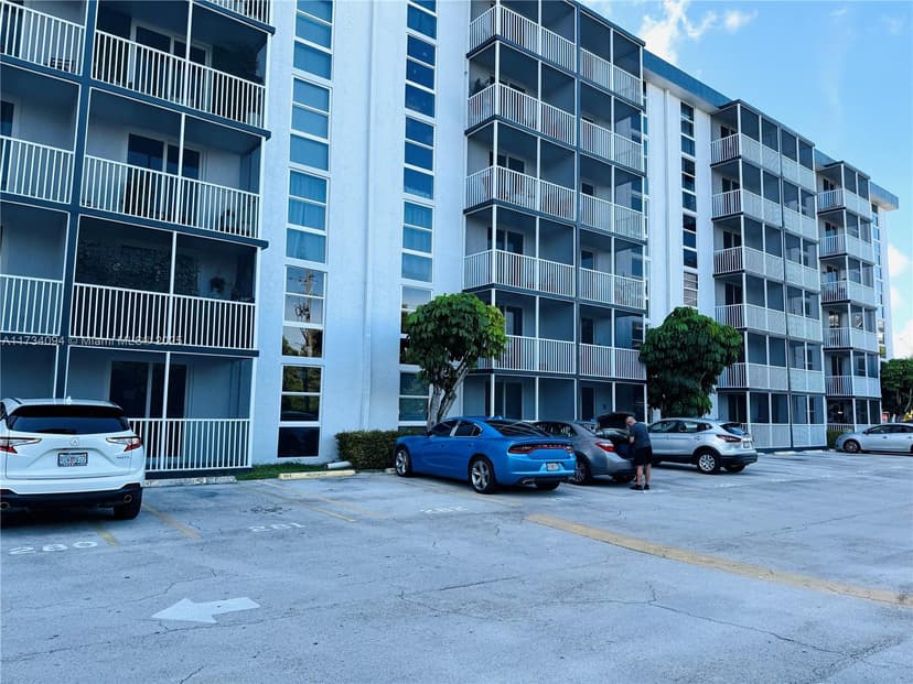 16950 W Dixie Hwy # a429, North Miami Beach FL 33160