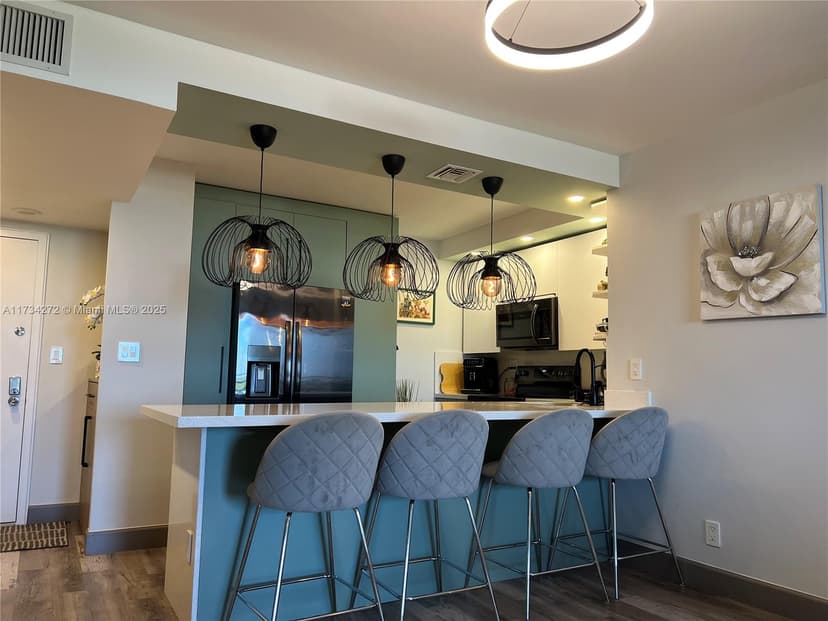 600 Three Islands Blvd # 504, Hallandale Beach FL 33009