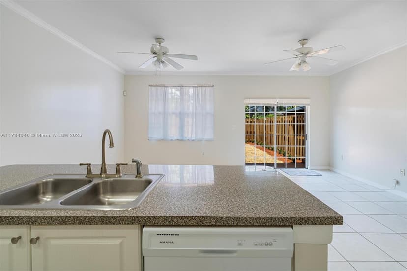 9135 SW 203rd Ter, Cutler Bay FL 33189