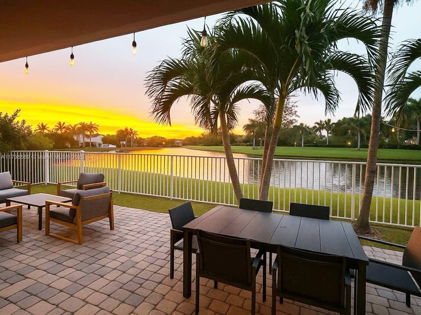 920 Golden Cane Dr, Weston FL 33327