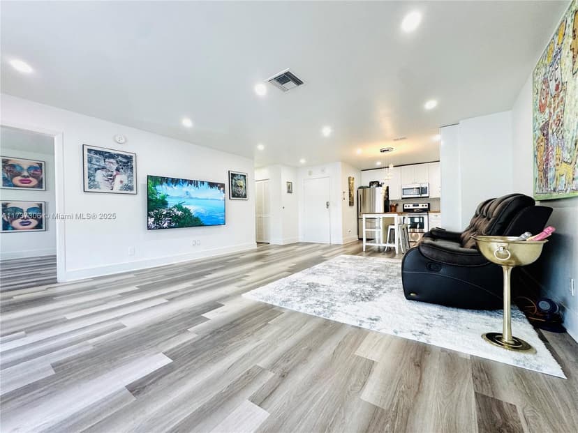 13499 Biscayne Blvd, North Miami FL 33181
