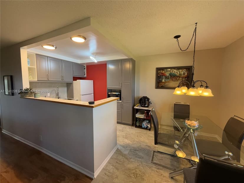 162 Waltham G # 162, West Palm Beach FL 33417